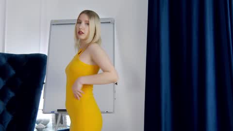 Snapshot of lililinn chatting on December 28, 2024, 8:05 am LiliLinn online show from December 28, 2024, 8:05 am