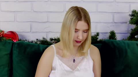 Snapshot of lililinn chatting on January 15, 2025, 10:27 am LiliLinn online show from January 15, 2025, 10:27 am