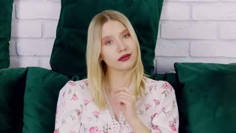 Snapshot of lililinn chatting on January 21, 2025, 2:15 pm LiliLinn online show from January 21, 2025, 2:15 pm