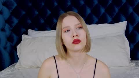 Snapshot of lililinn chatting on February 22, 2025, 6:17 am LiliLinn online show from February 22, 2025, 6:17 am