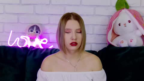 Snapshot of lililinn chatting on March 4, 2025, 5:11 am LiliLinn online show from March 4, 2025, 5:11 am