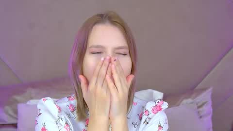 Snapshot of lililinn chatting on September 26, 2025, 5:11 am LiliLinn online show from September 26, 2025, 5:11 am