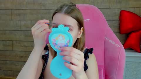 LiliLinn online show from February 24, 2026, 4:43 am