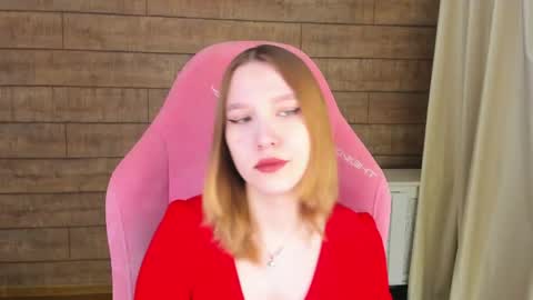 Snapshot of lililinn chatting on June 5, 2026, 4:30 am LiliLinn online show from June 5, 2026, 4:30 am