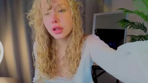 Snapshot of lililok101 chatting on October 27, 2025, 2:26 am lililok101 online show from October 27, 2025, 2:26 am