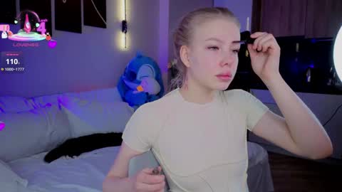 lililok101 online show from April 6, 2026, 2:42 am