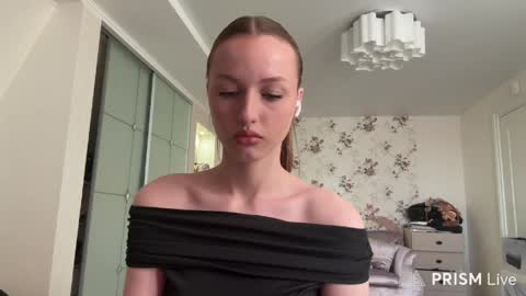 Lili online show from April 29, 2026, 9:13 am