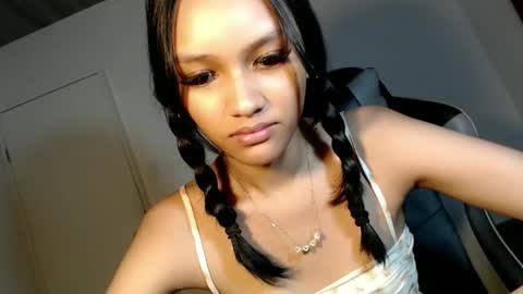 Chloe online show from February 17, 2026, 1:51 pm