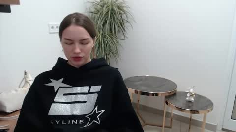 lilit_sweet_ online show from October 28, 2025, 10:52 am