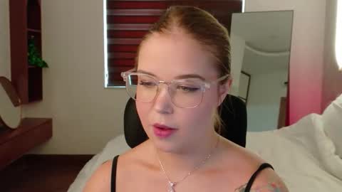 Lilith Bonheur online show from April 5, 2026, 12:19 am