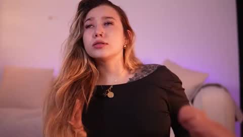 Snapshot of lilith_gray9 chatting on December 17, 2025, 4:18 am Lilith Gray online show from December 17, 2025, 4:18 am