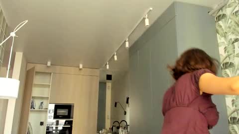 lilith online show from November 6, 2025, 9:43 am