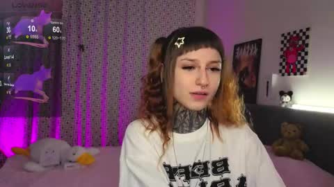 lilith_poison online show from November 21, 2025, 6:17 pm