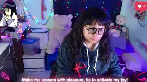 lilith_tyler online show from May 15, 2026, 10:33 am