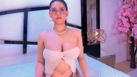 Snapshot of lilithadams11 chatting on September 23, 2025, 1:25 pm online show from September 23, 2025, 1:25 pm