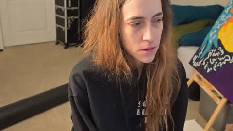 L online show from December 15, 2024, 4:04 pm