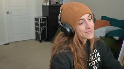 L online show from December 18, 2024, 8:03 pm