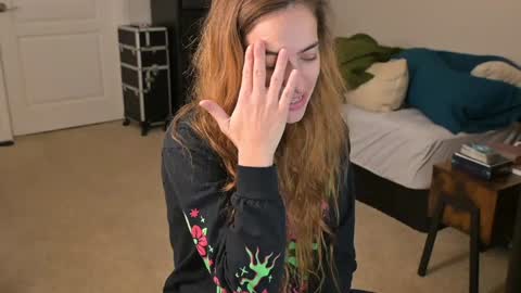 L online show from December 29, 2024, 1:17 pm