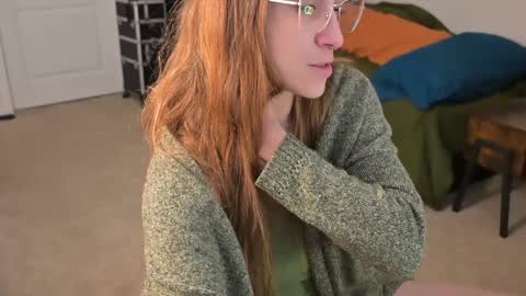 L online show from January 1, 2025, 8:37 pm