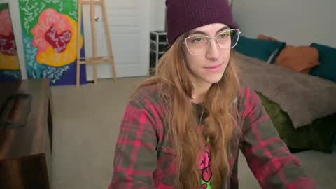 L online show from January 15, 2025, 4:54 pm