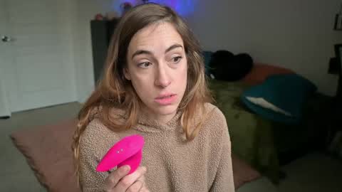 L online show from February 7, 2025, 2:58 pm