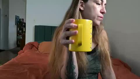 L online show from October 17, 2025, 3:25 pm