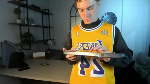 Lil James online show from April 2, 2026, 7:44 pm