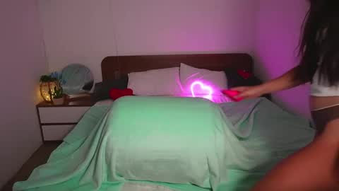 Lill Dayna online show from November 29, 2025, 11:02 am