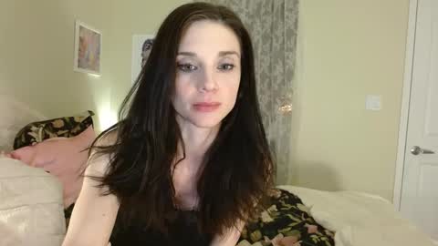 Lillian Rose online show from December 10, 2024, 4:24 am