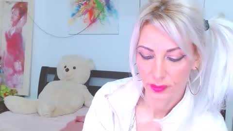 Lara online show from February 21, 2026, 11:06 pm