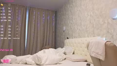 Lara Angel online show from December 21, 2025, 3:57 am