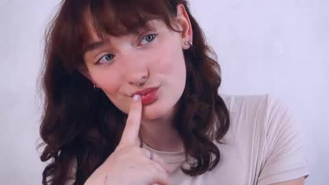 Linda  online show from May 28, 2026, 3:31 pm