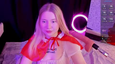 Snapshot of lillie_berry chatting on November 24, 2025, 5:51 am lillie_berry online show from November 24, 2025, 5:51 am