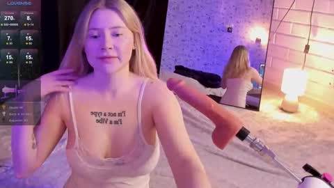 Snapshot of lillie_berry chatting on December 2, 2025, 4:51 am lillie_berry online show from December 2, 2025, 4:51 am