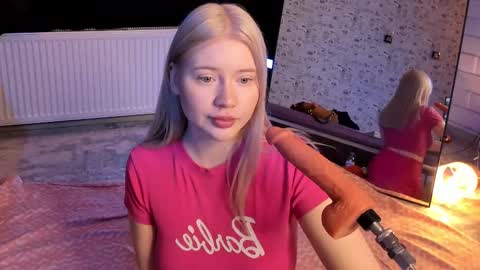 Snapshot of lillie_berry chatting on January 13, 2026, 5:02 am lillie_berry online show from January 13, 2026, 5:02 am