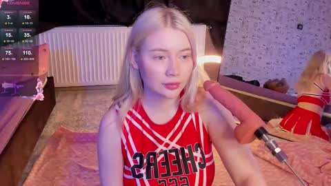 Snapshot of lillie_berry chatting on February 17, 2026, 4:42 am lillie_berry online show from February 17, 2026, 4:42 am