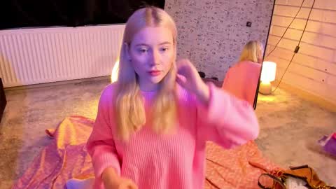 Snapshot of lillie_berry chatting on February 24, 2026, 4:32 am lillie_berry online show from February 24, 2026, 4:32 am