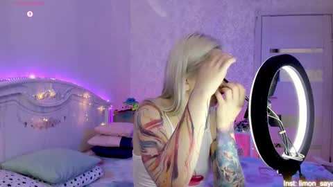 LilliMoore online show from October 25, 2025, 11:21 pm