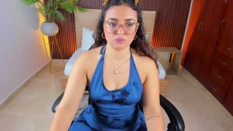 Snapshot of lilly_ass chatting on February 8, 2025, 3:53 pm L I L L Y online show from February 8, 2025, 3:53 pm