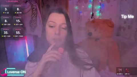 Lilly  online show from February 9, 2025, 6:47 pm