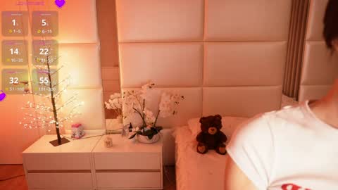 Snapshot of lilly_colins chatting on May 19, 2026, 7:20 pm Lilly Colins online show from May 19, 2026, 7:20 pm