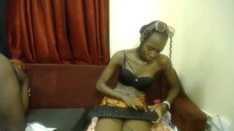 Snapshot of lilly_freak chatting on February 13, 2026, 8:27 pm Des online show from February 13, 2026, 8:27 pm