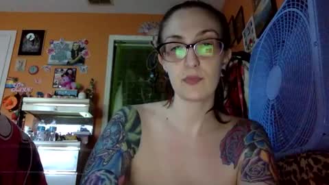 Snapshot of lillylushabae chatting on October 12, 2025, 8:30 pm hi guys im back on here 3 online show from October 12, 2025, 8:30 pm