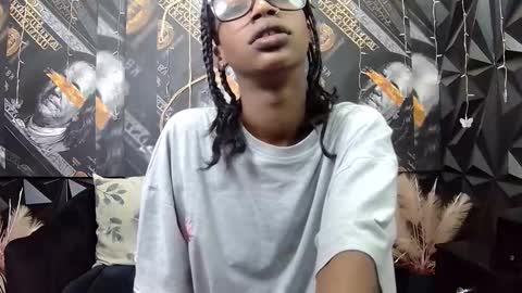 Snapshot of lilmissbaddiexxx chatting on October 7, 2025, 5:43 pm lilmissbaddiexxx online show from October 7, 2025, 5:43 pm