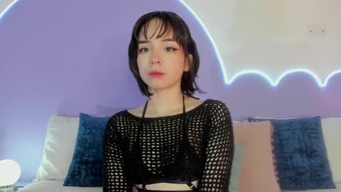 Snapshot of lilou_albrecht chatting on January 27, 2025, 11:43 am Lilou online show from January 27, 2025, 11:43 am