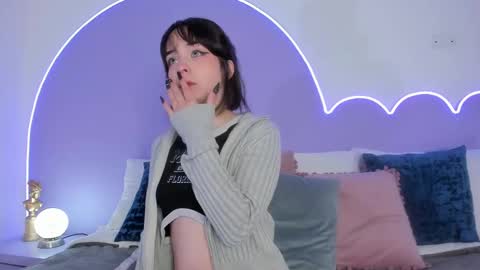 Snapshot of lilou_albrecht chatting on February 11, 2025, 2:57 pm Lilou online show from February 11, 2025, 2:57 pm