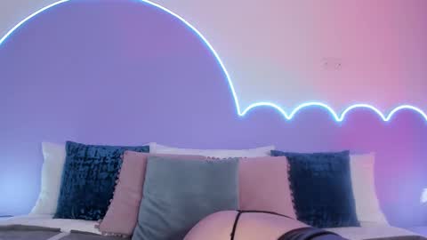 Snapshot of lilou_albrecht chatting on February 12, 2025, 11:51 am Lilou online show from February 12, 2025, 11:51 am