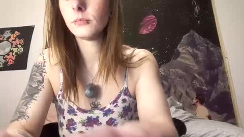 Luna online show from March 8, 2026, 2:04 am