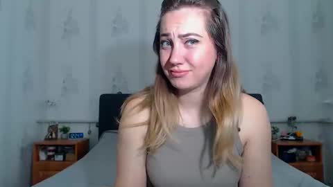 lilu_cute25 online show from May 4, 2026, 9:27 am
