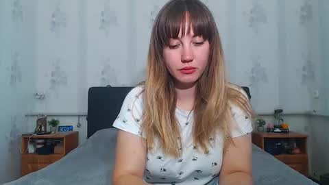 lilu_cute25 online show from May 13, 2026, 9:06 am